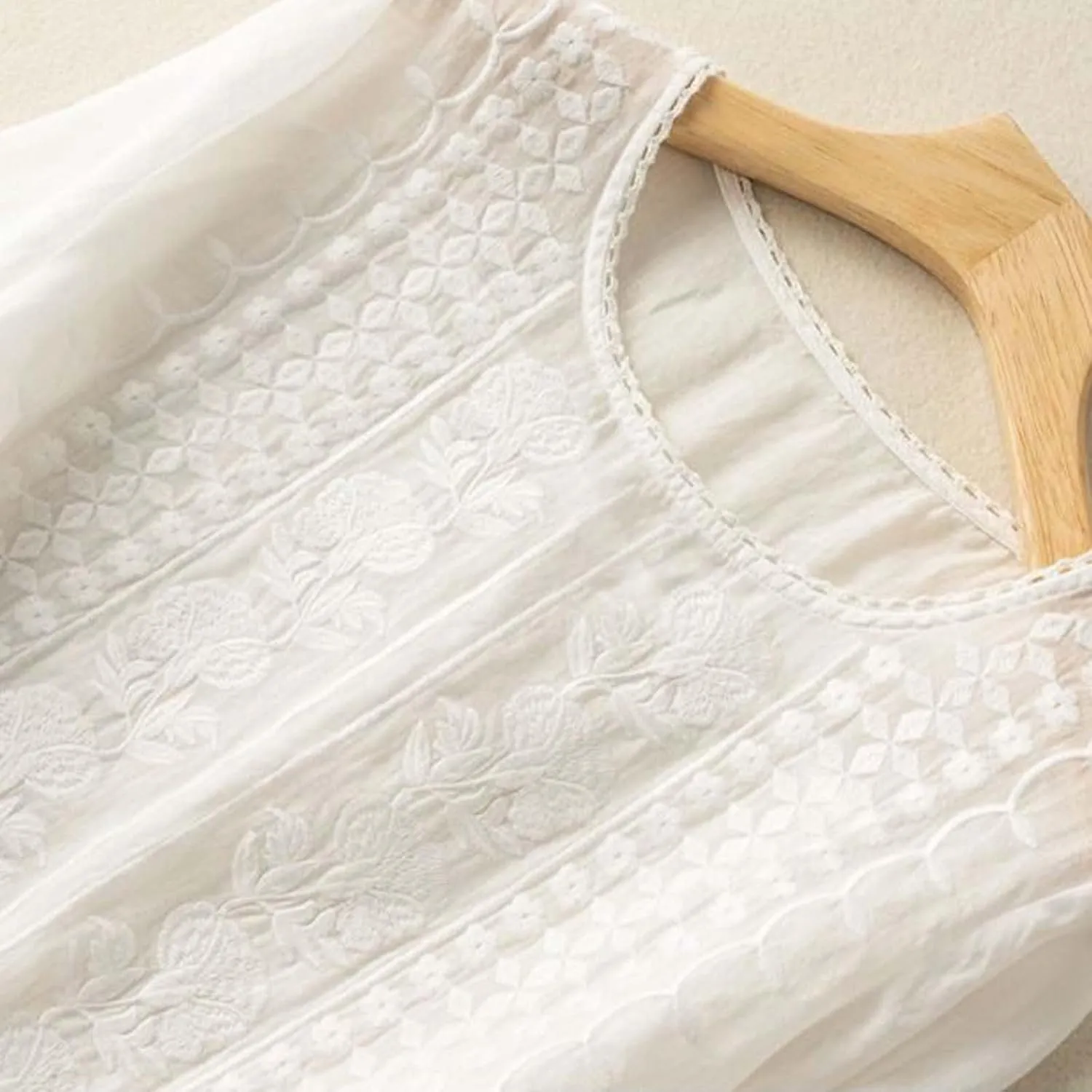 Ladies Fashion Leisure Spring Summer Literary Retro Loose Design Sense Embroidery Round Neck Thin Mesh Shirt Long