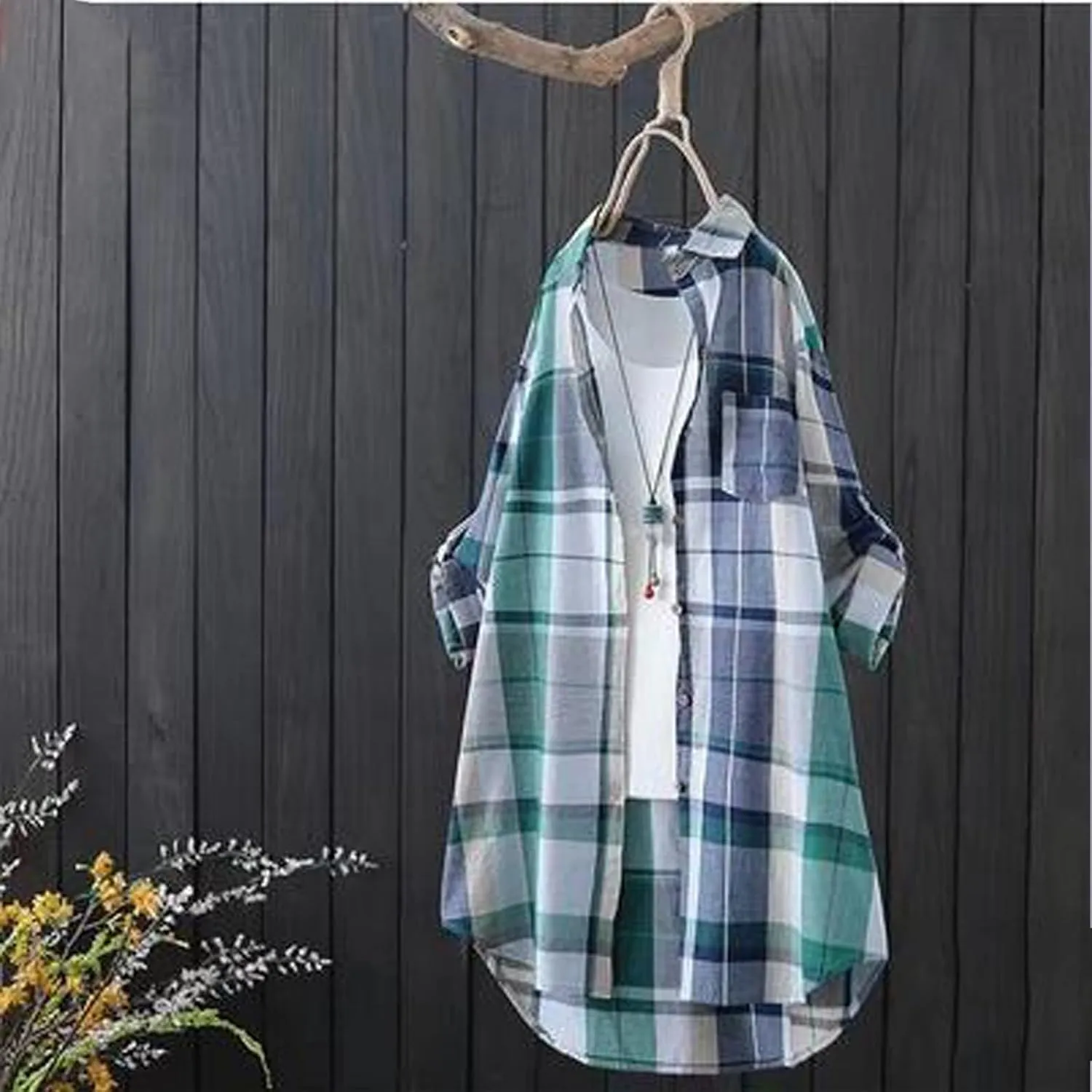 Womens Flannel Plaid Shirts 2024 Fall Long Sleeve Button Down Checked Casual Long Tail Shirt Jacket with Pockets